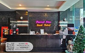 Paramount Palace Hotel Dannok